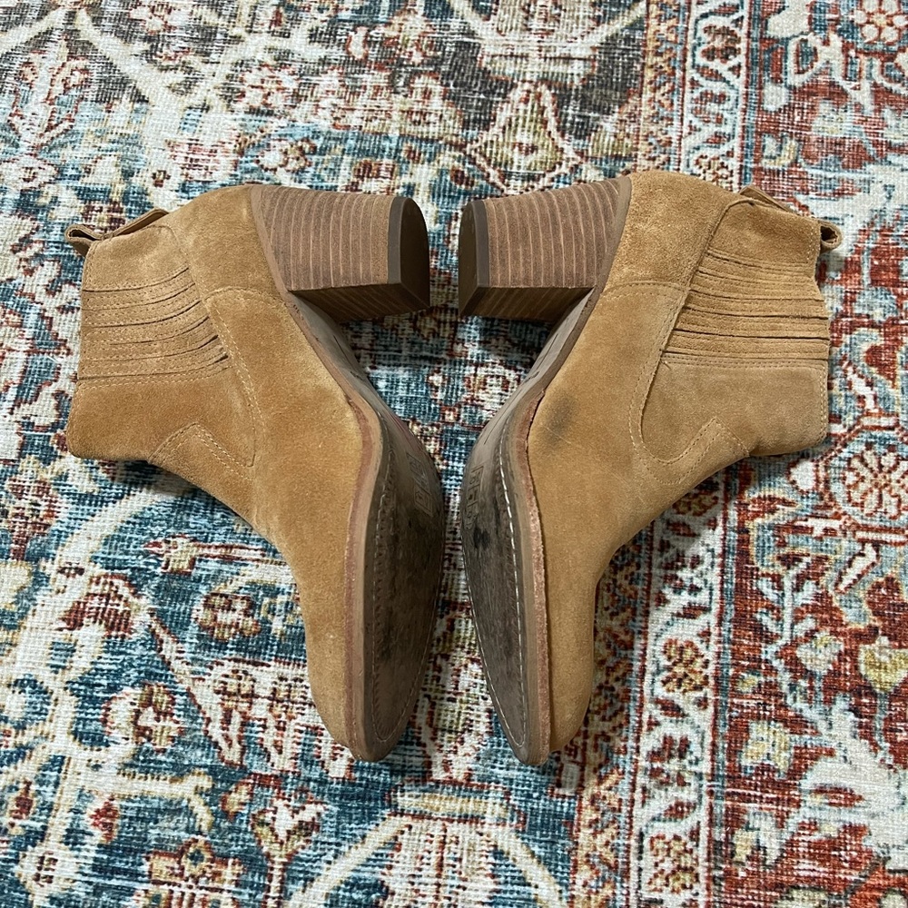 Dolce Vita Sz 8.5 ankle high boots